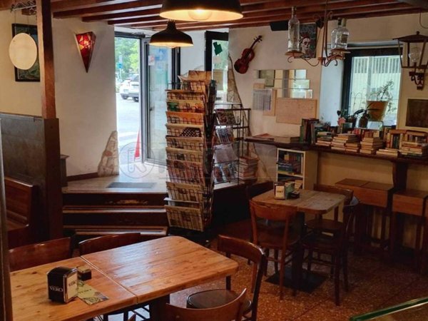 negozio in vendita a Schio in zona Monte Magrè
