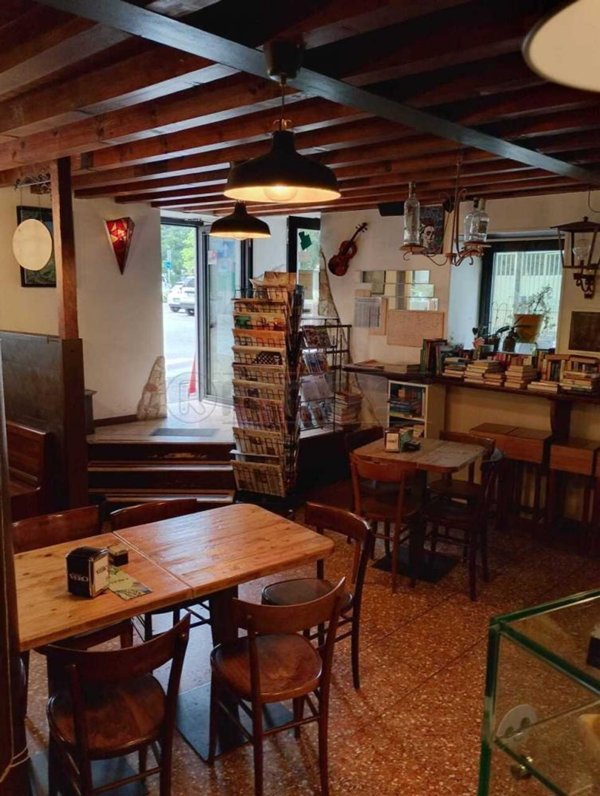 negozio in vendita a Schio in zona Monte Magrè