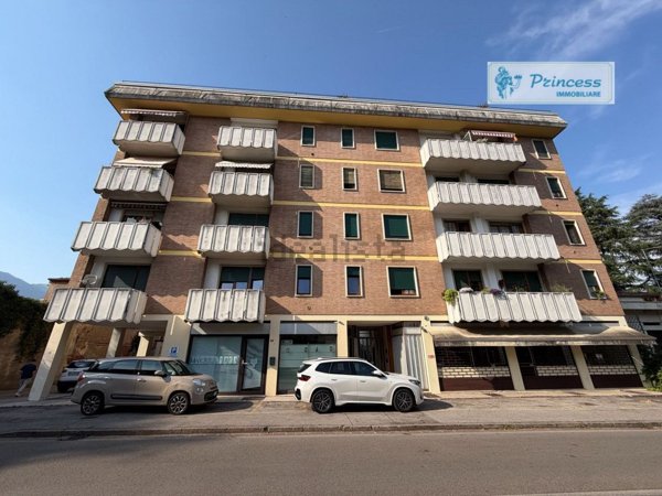 appartamento in vendita a Schio in zona Monte Magrè