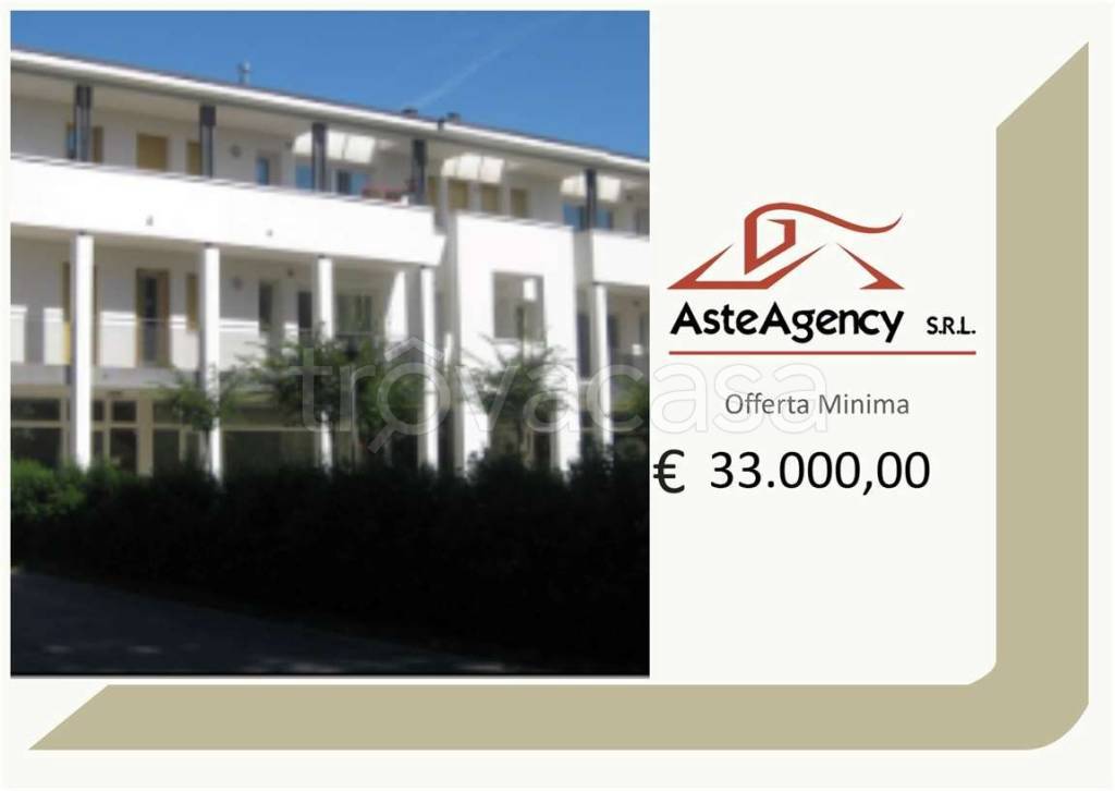 negozio in vendita a Schio in zona Magrè