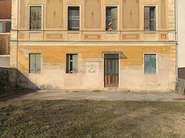 casa indipendente in vendita a Schio in zona Poleo