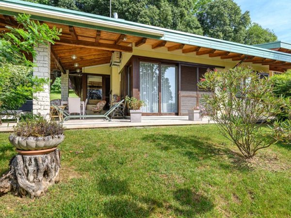 casa indipendente in vendita a Schio