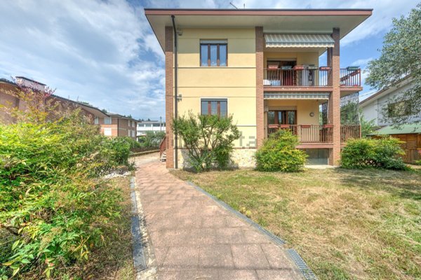 casa indipendente in vendita a Schio in zona Magrè