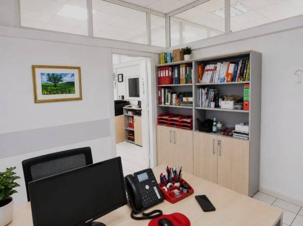 ufficio in vendita a Schio in zona Vegri