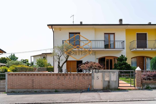 casa indipendente in vendita a Schio
