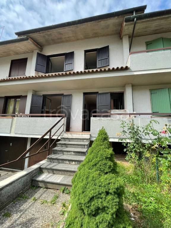 casa indipendente in vendita a Schio in zona Santa Croce