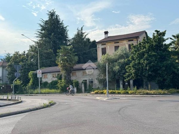 terreno edificabile in vendita a Schio