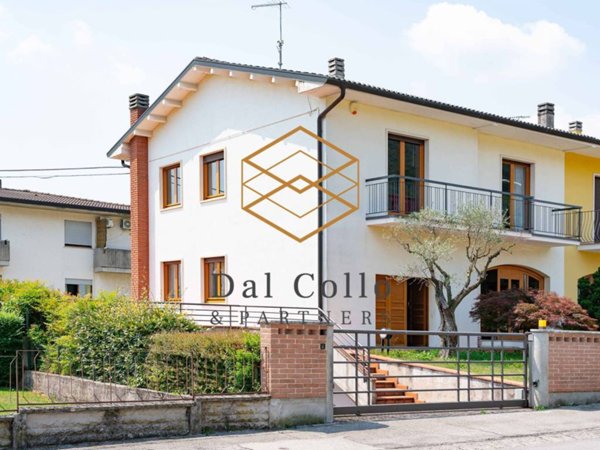 casa indipendente in vendita a Schio