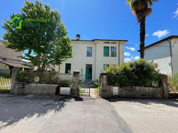 casa indipendente in vendita a Schio