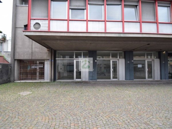 negozio in vendita a Schio in zona Monte Magrè