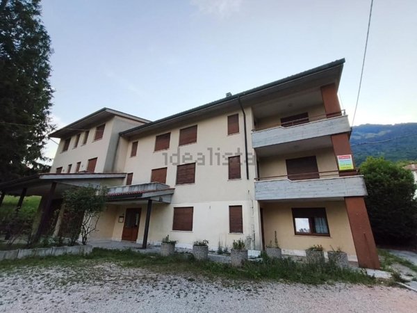 casa indipendente in vendita a Schio in zona Tretto