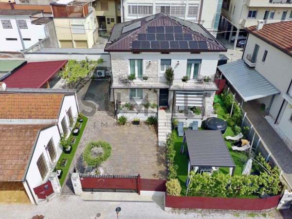 casa indipendente in vendita a Schio in zona Monte Magrè