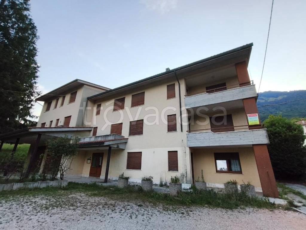 casa indipendente in vendita a Schio in zona Tretto