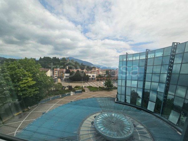 ufficio in vendita a Schio in zona Monte Magrè