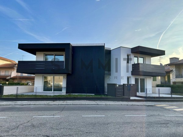 casa indipendente in vendita a Schio