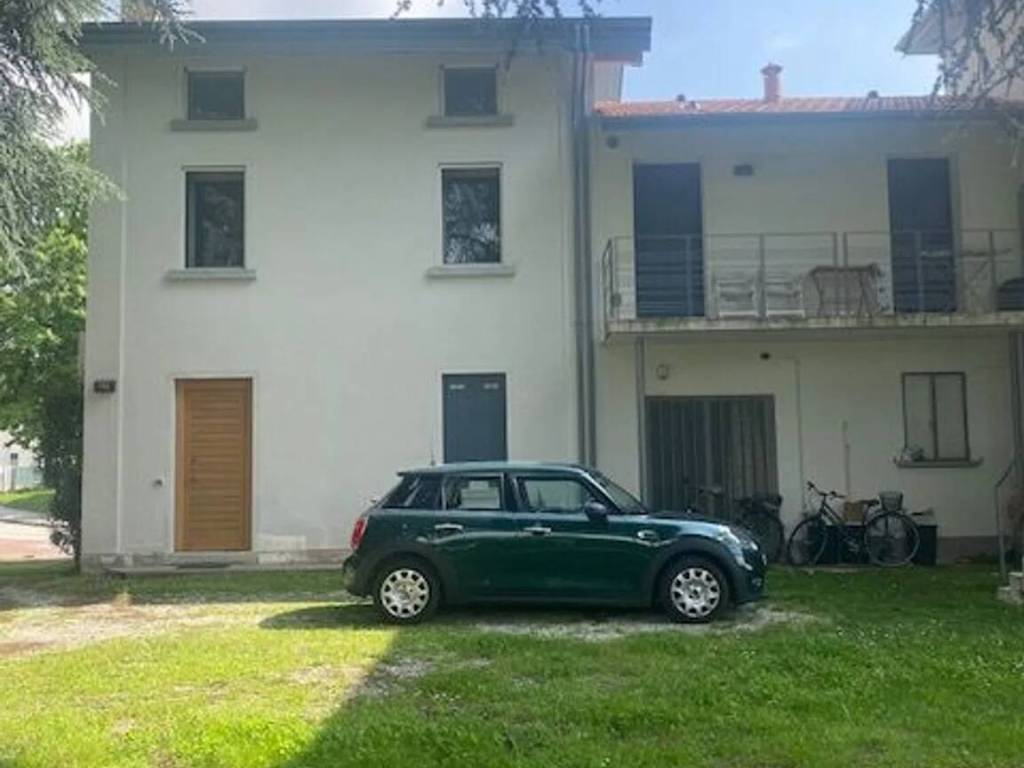casa indipendente in vendita a Schio in zona Santa Croce