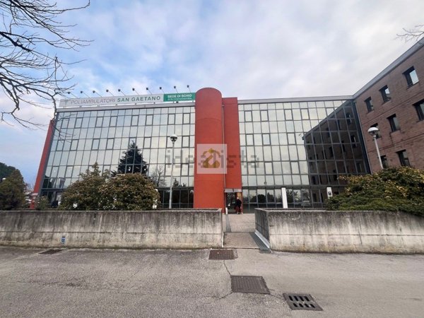 ufficio in vendita a Schio in zona Vegri