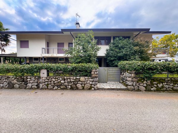 casa indipendente in vendita a Schio in zona Magrè
