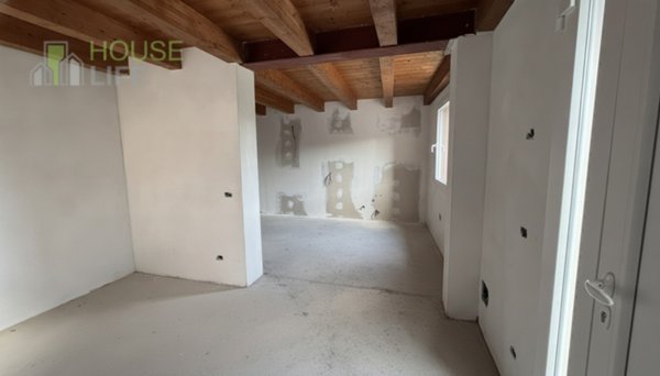 casa indipendente in vendita a Schio in zona Monte Magrè