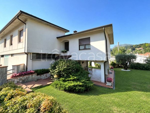 casa indipendente in vendita a Schio in zona Poleo