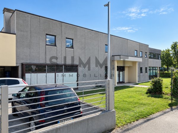 locale commerciale in vendita a Schio in zona Vegri