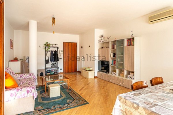 appartamento in vendita a Schio in zona Magrè