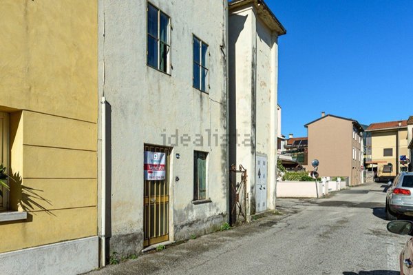 casa indipendente in vendita a Schio in zona Magrè