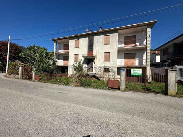 appartamento in vendita a Schio in zona Poleo