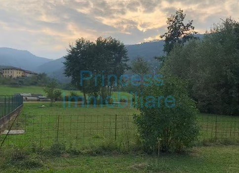 terreno in vendita a Schio in zona Monte Magrè
