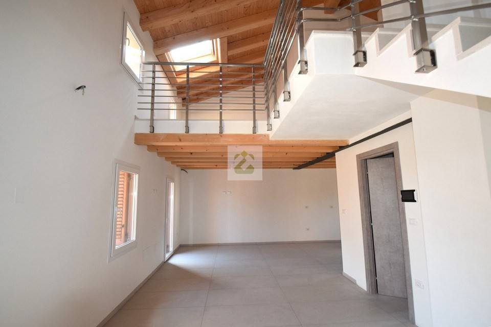 appartamento in vendita a Schio in zona Monte Magrè