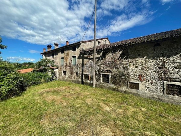 casa indipendente in vendita a Schio in zona Monte Magrè