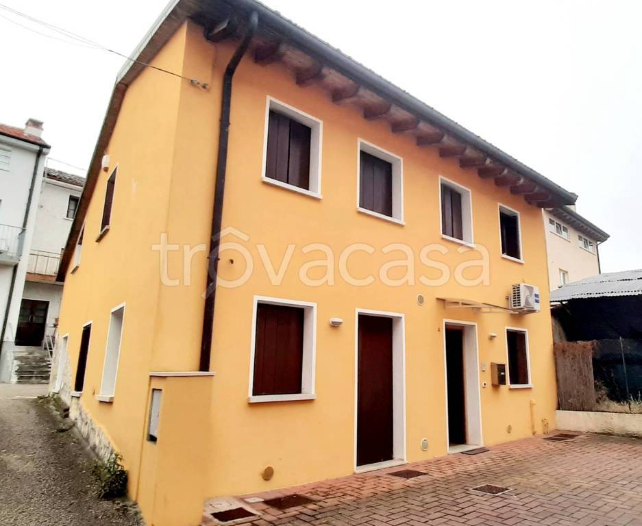 appartamento in vendita a Schio in zona Poleo