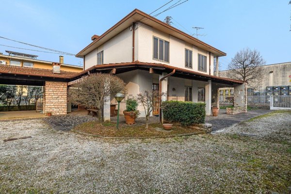 casa indipendente in vendita a Schio in zona Liviera