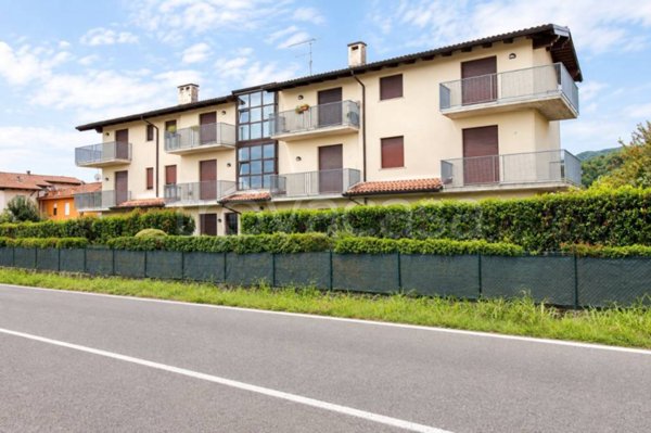 appartamento in vendita a Schio in zona Magrè