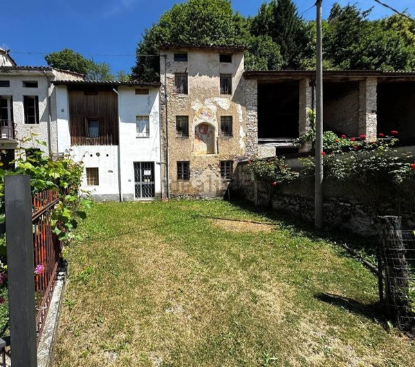 casa indipendente in vendita a Schio in zona Tretto
