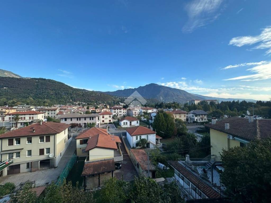 casa indipendente in vendita a Schio