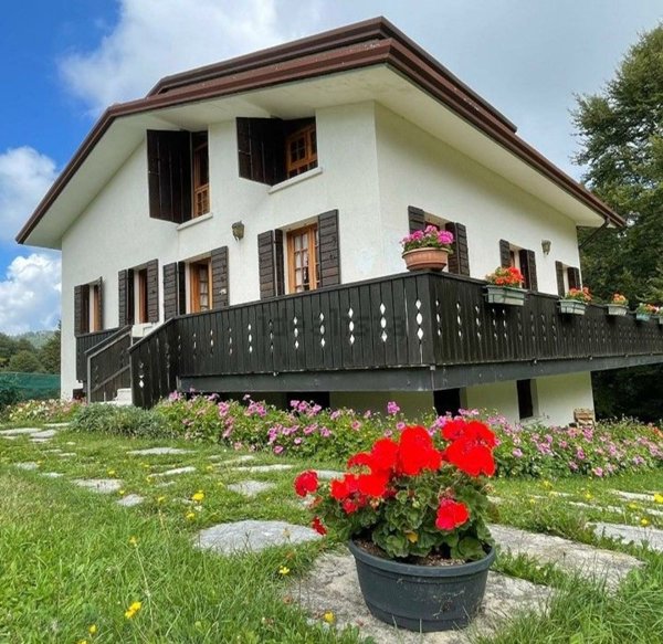 casa indipendente in vendita a Solagna