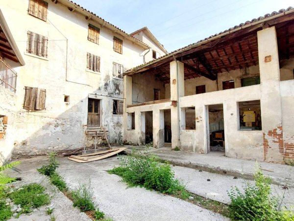 casa indipendente in vendita a Solagna