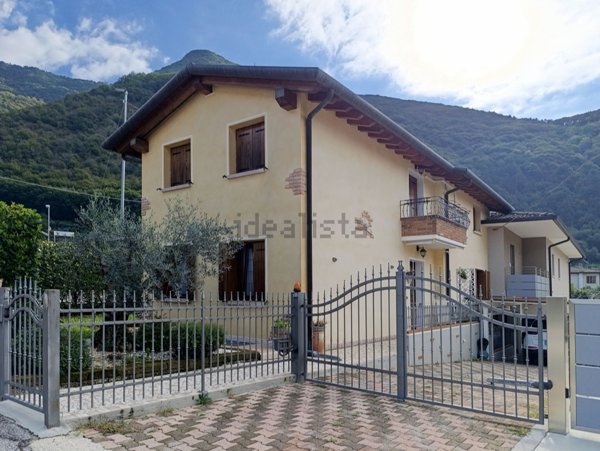 casa indipendente in vendita a Solagna