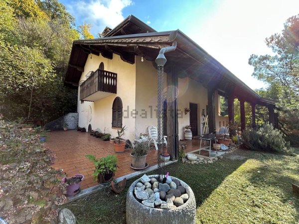 casa indipendente in vendita a Solagna
