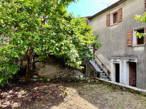 casa indipendente in vendita a Solagna