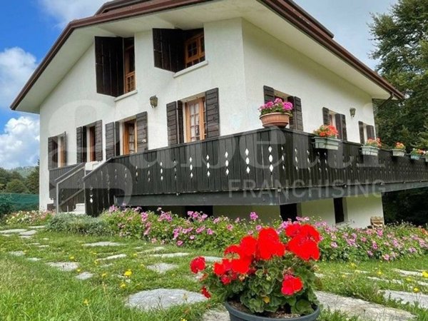 casa indipendente in vendita a Solagna