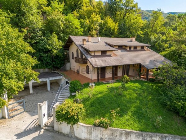 casa indipendente in vendita a Solagna in zona Bresagge