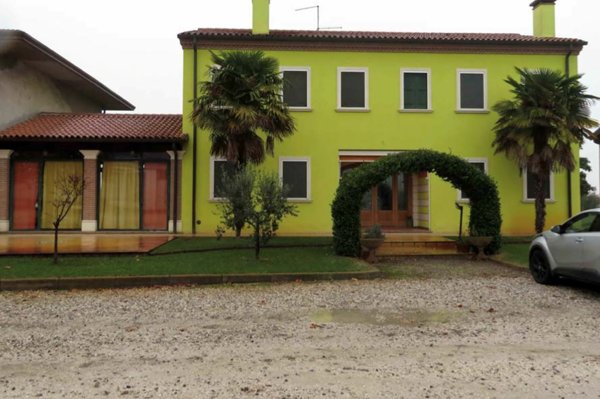 casa indipendente in vendita a Sossano in zona Colloredo