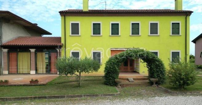 casa indipendente in vendita a Sossano in zona Colloredo