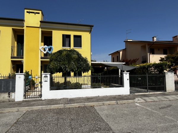 casa semindipendente in vendita a Sossano