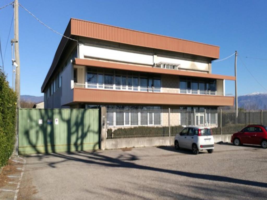 locale commerciale in vendita a Tezze sul Brenta