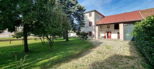 casale in vendita a Tezze sul Brenta