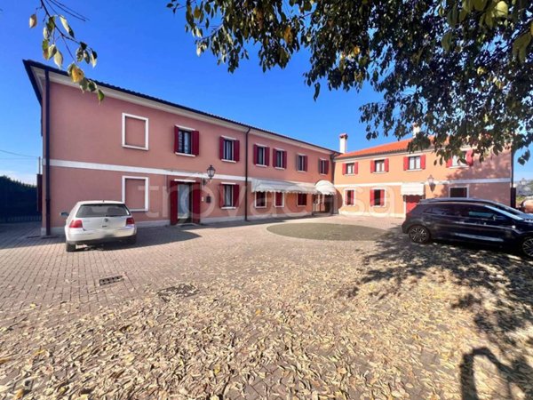 locale commerciale in vendita a Tezze sul Brenta in zona Belvedere