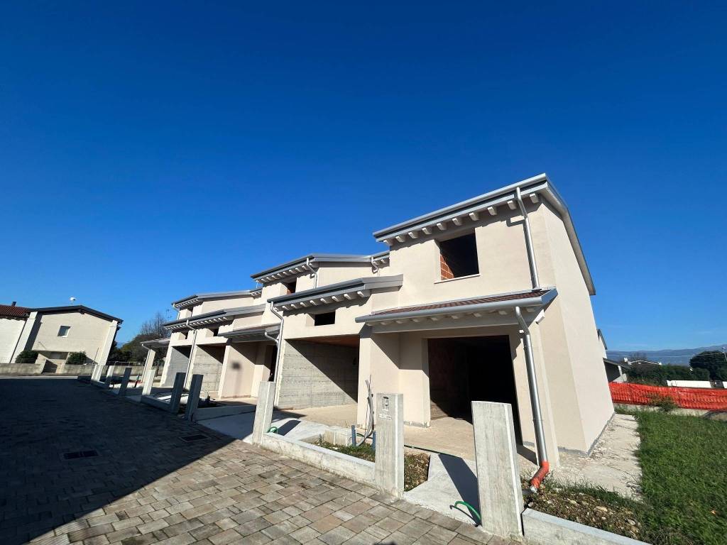 casa indipendente in vendita a Tezze sul Brenta